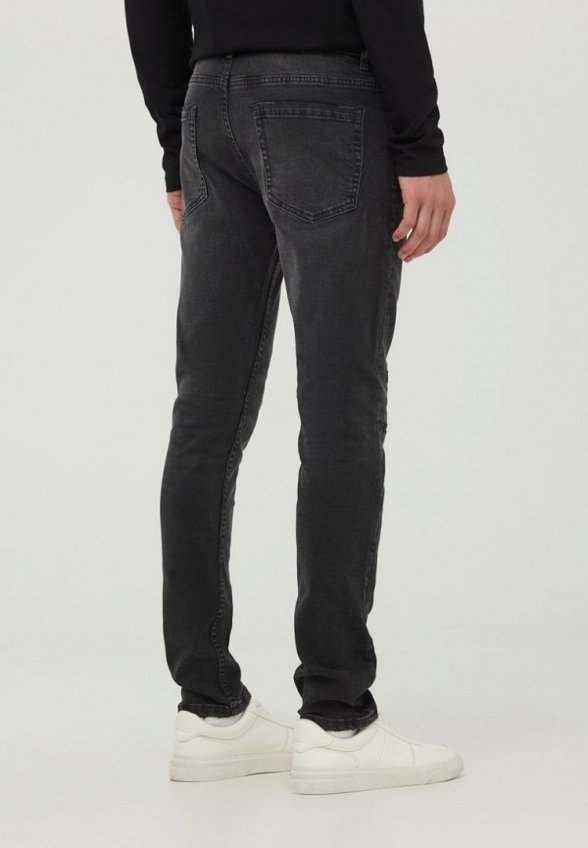 Джинсы Terranova