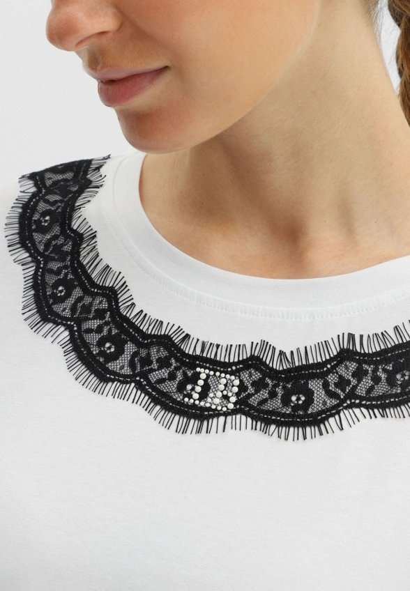 Футболка Lilly Bennet