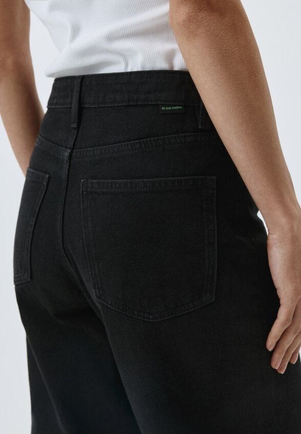 Джинсы Tapered