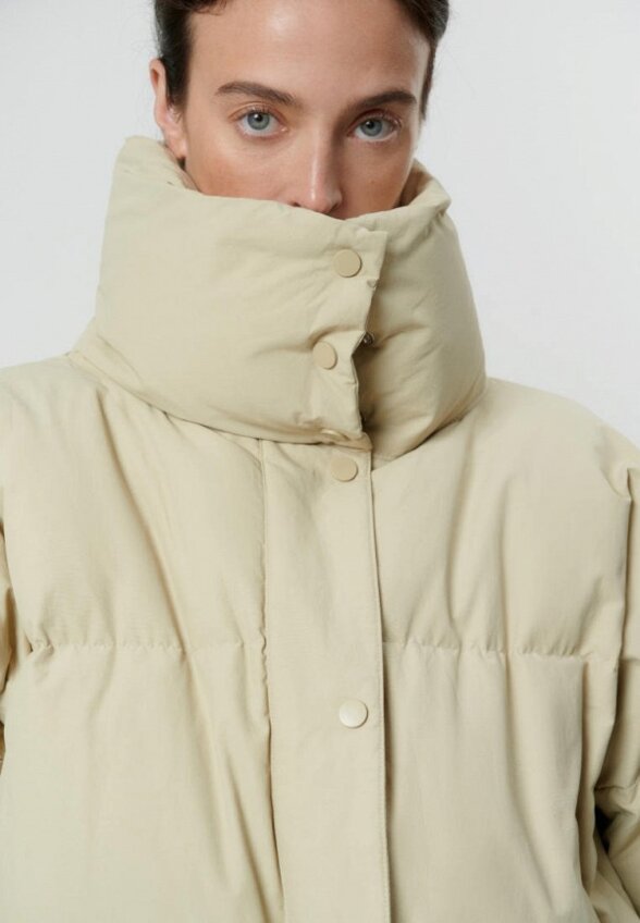 Пуховик Daisyknit