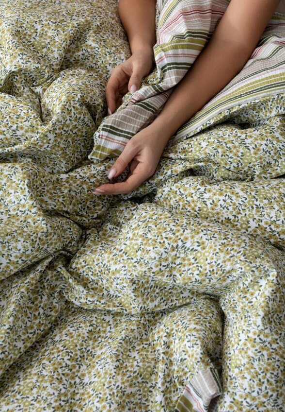 Постельное белье 1,5-спальное DeNastia