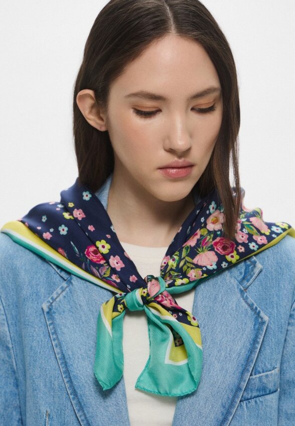 Платок Pollini