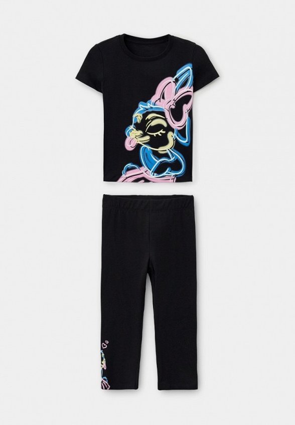 Футболка и леггинсы Mark Formelle