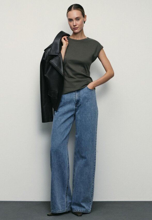 Футболка Zarina