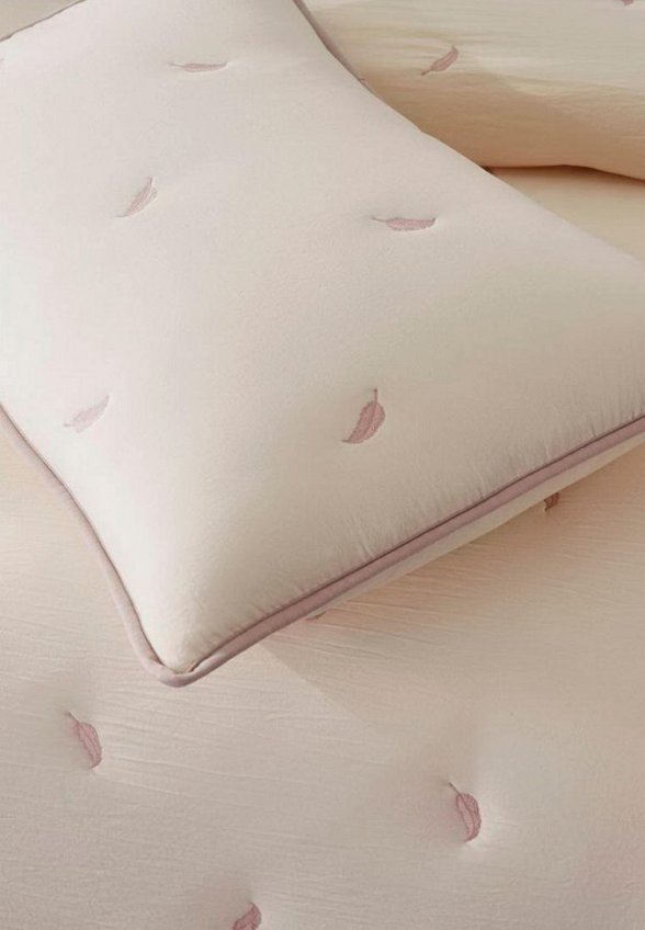 Комплект с покрывалом Sofi De Marko