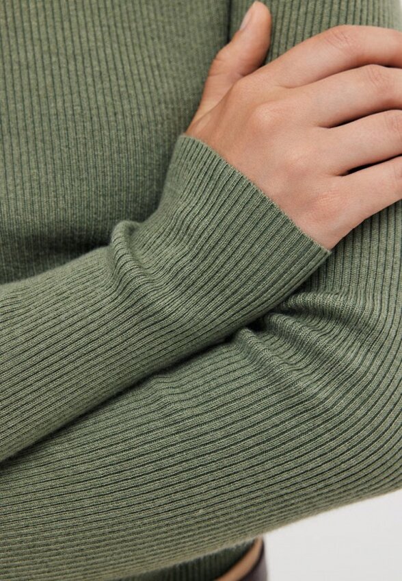 Водолазка Baon