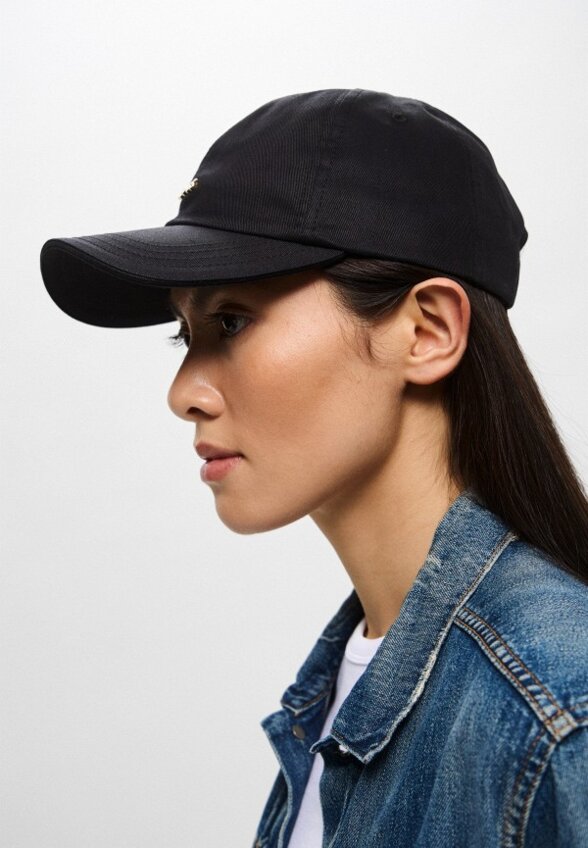 Бейсболка Boss