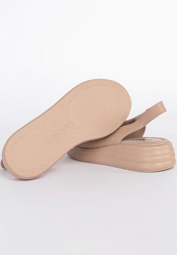 Босоножки Gut