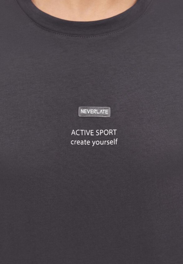 Футболка Neverlate