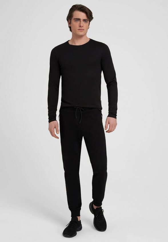 Лонгслив Henderson