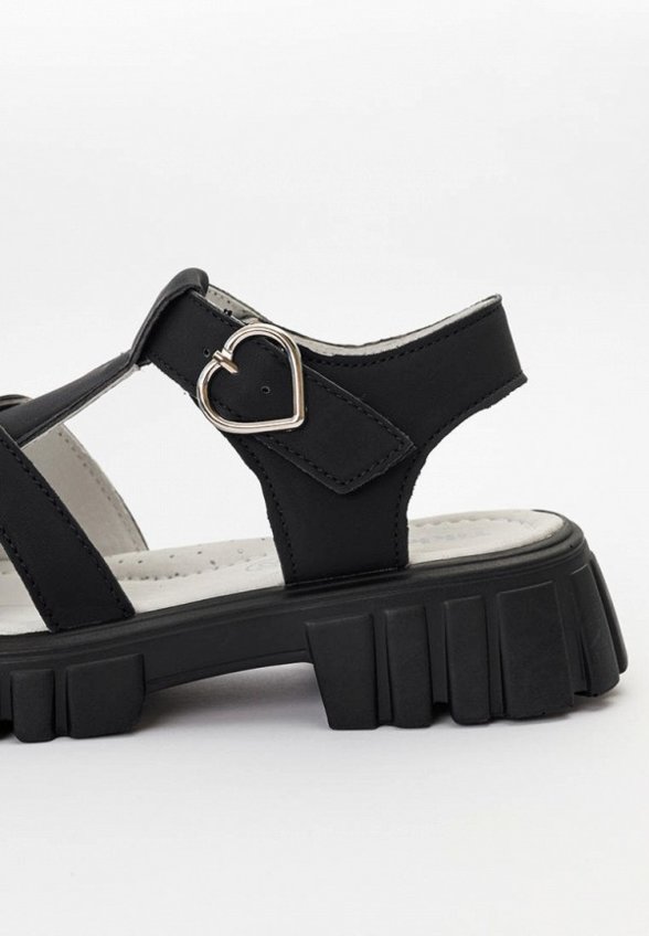 Босоножки Tikkago