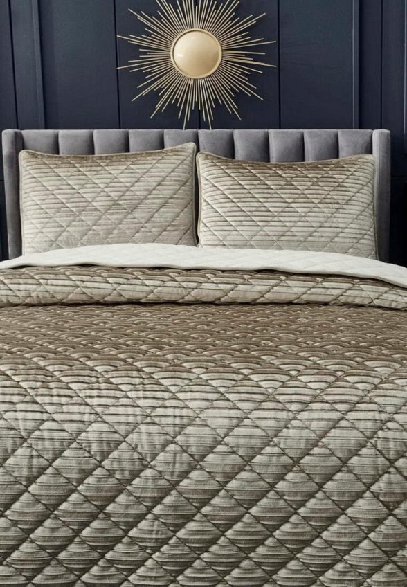 Комплект с покрывалом Sofi De Marko