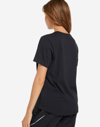 Футболка женская Nike Club Essentials, Черный женщинам