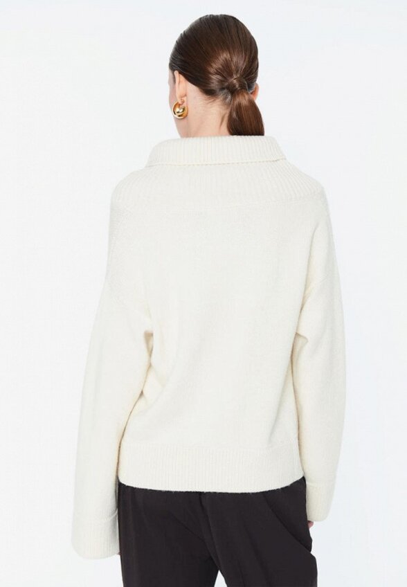 Пуловер Erika Cavallini