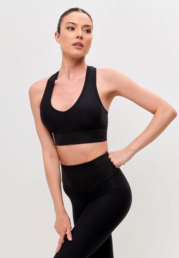 Топ спортивный Fitbomb