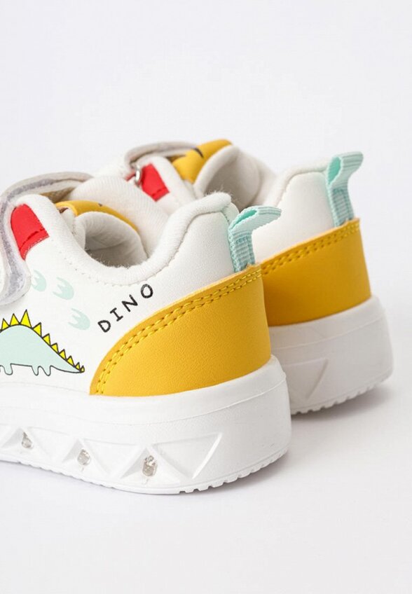 Кроссовки Tikkago