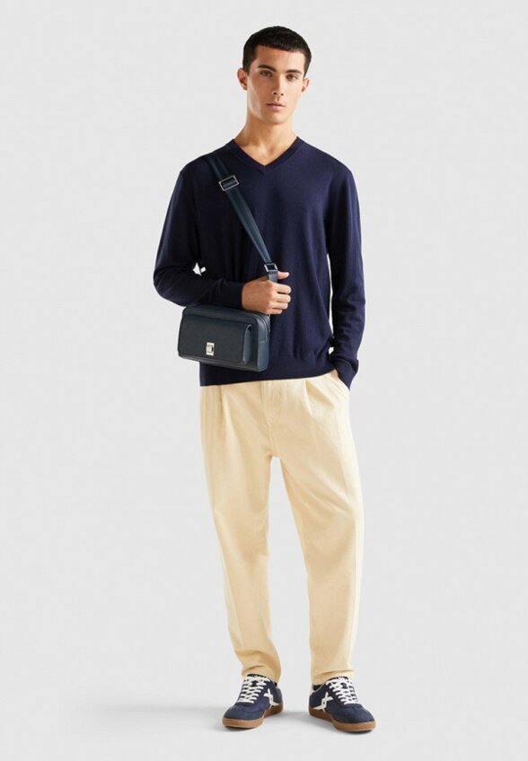 Пуловер United Colors of Benetton