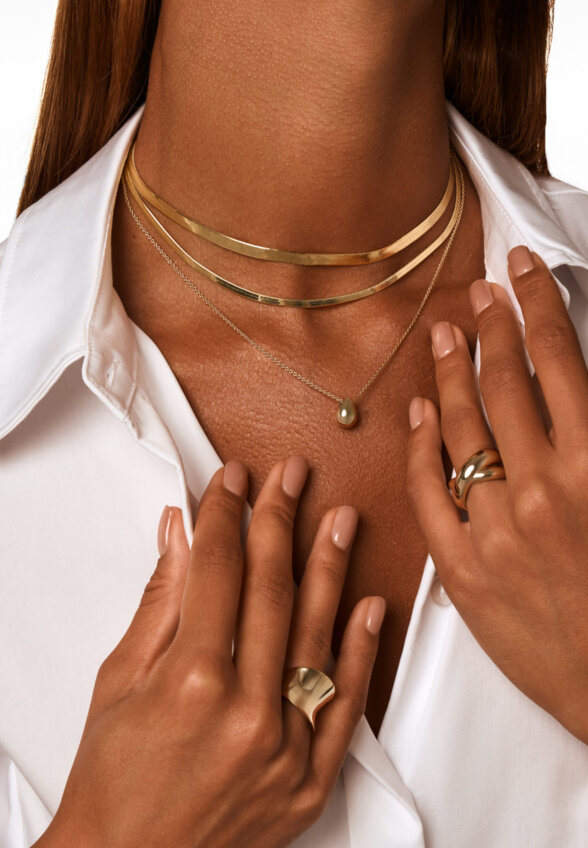 Широкое кольцо вогнутой формы из серебра в покрытии желтое золото MIE