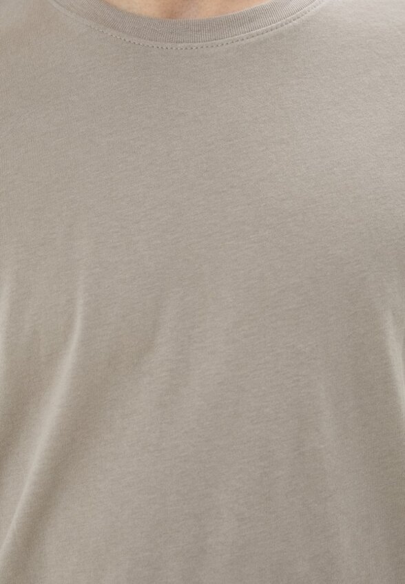 Футболка Colin's