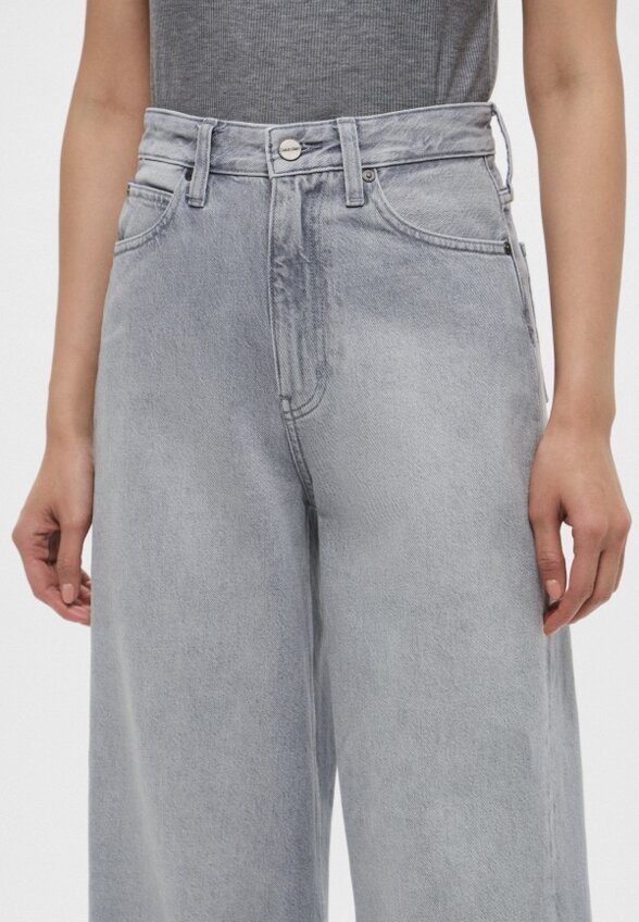 Джинсы Calvin Klein