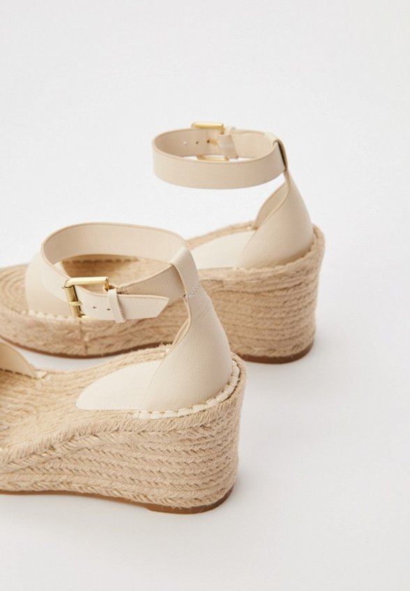 Босоножки Mango