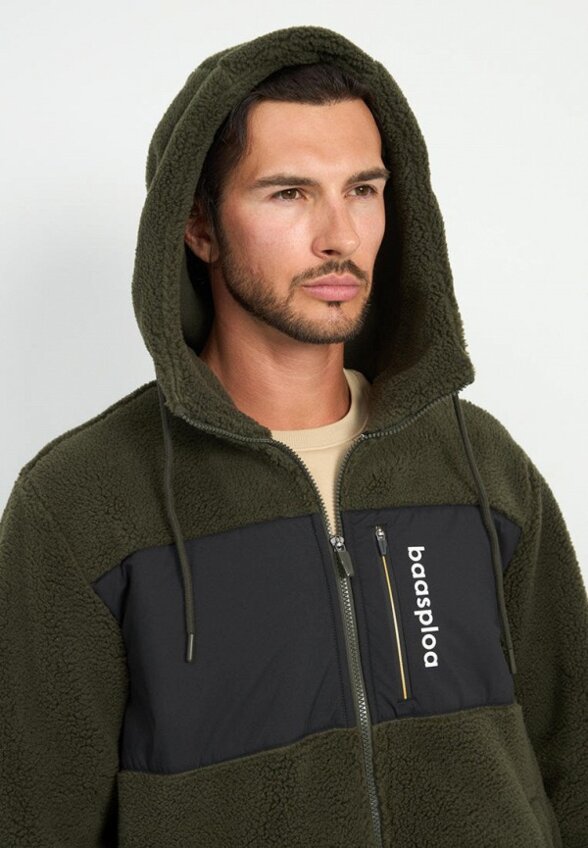 Ветровка Baasploa