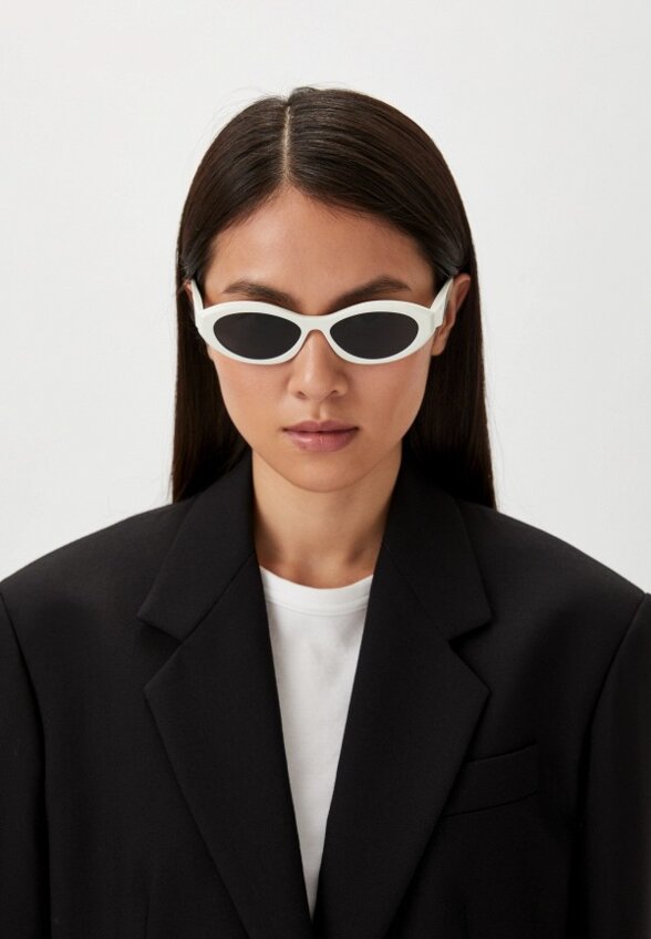 Очки солнцезащитные Prada