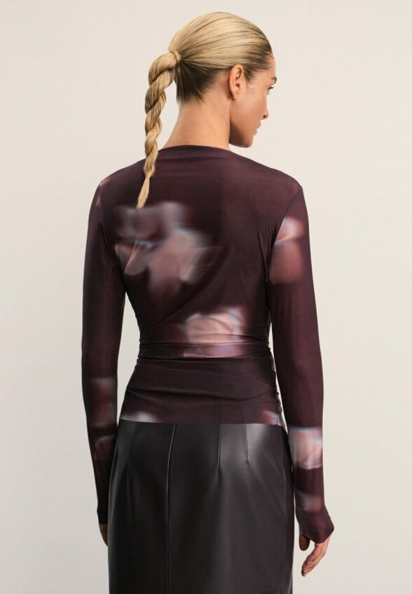 Лонгслив Zarina