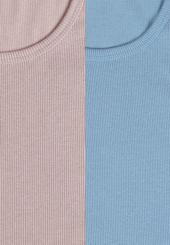 Майки 2 шт. Апрель