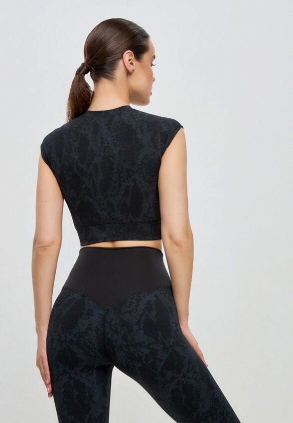 Топ спортивный Fitbomb