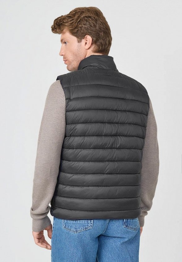 Жилет утепленный Baon