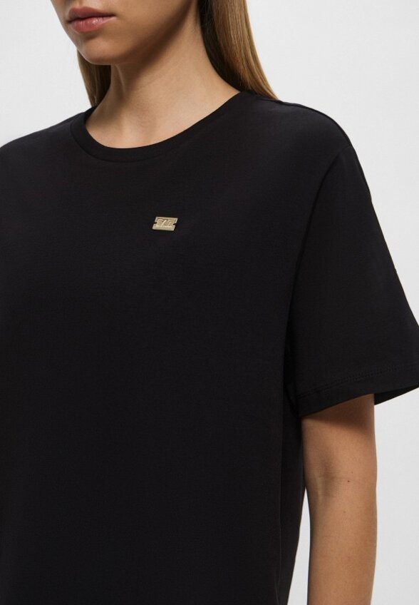 Футболка EA7