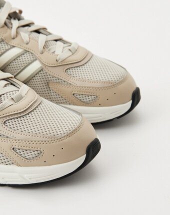 Кроссовки adidas мужчинам