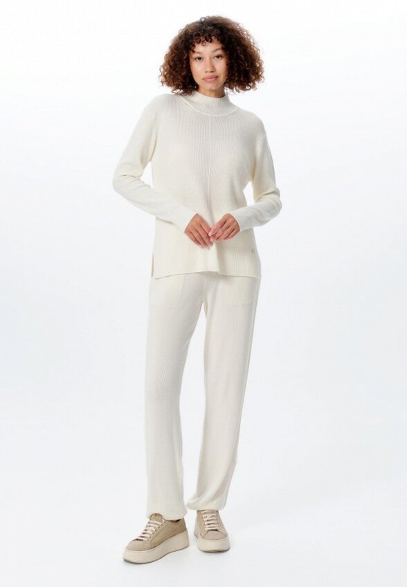 Свитер Ареола