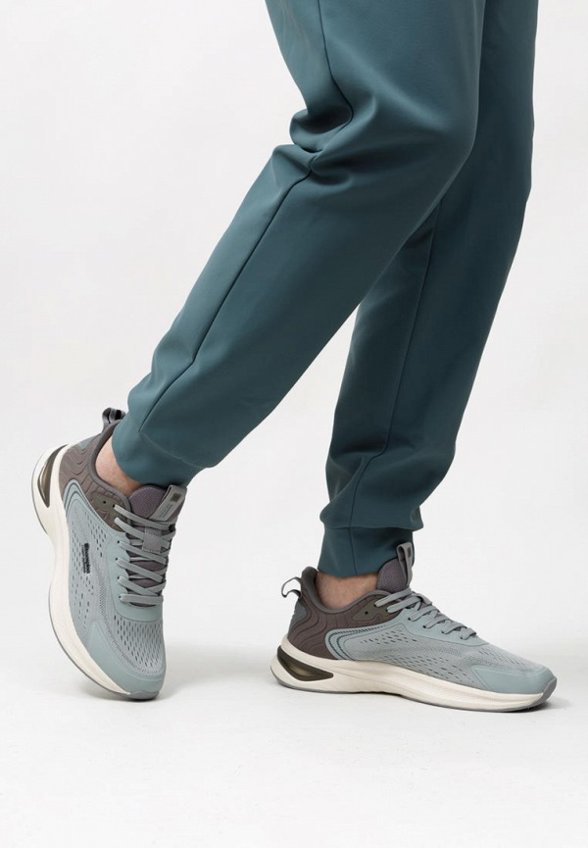 Кроссовки Baasploa