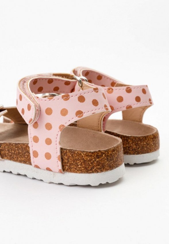 Сандалии Tikkago