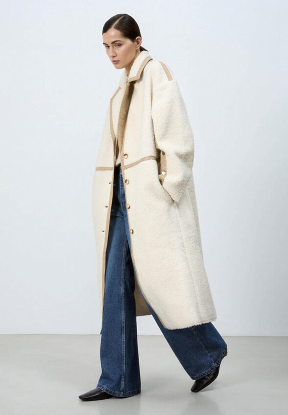 Пальто Brusnika