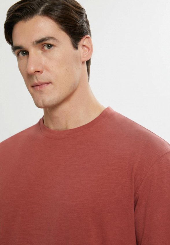 Футболка Finn Flare