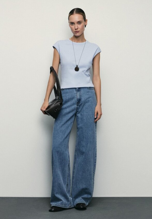 Футболка Zarina