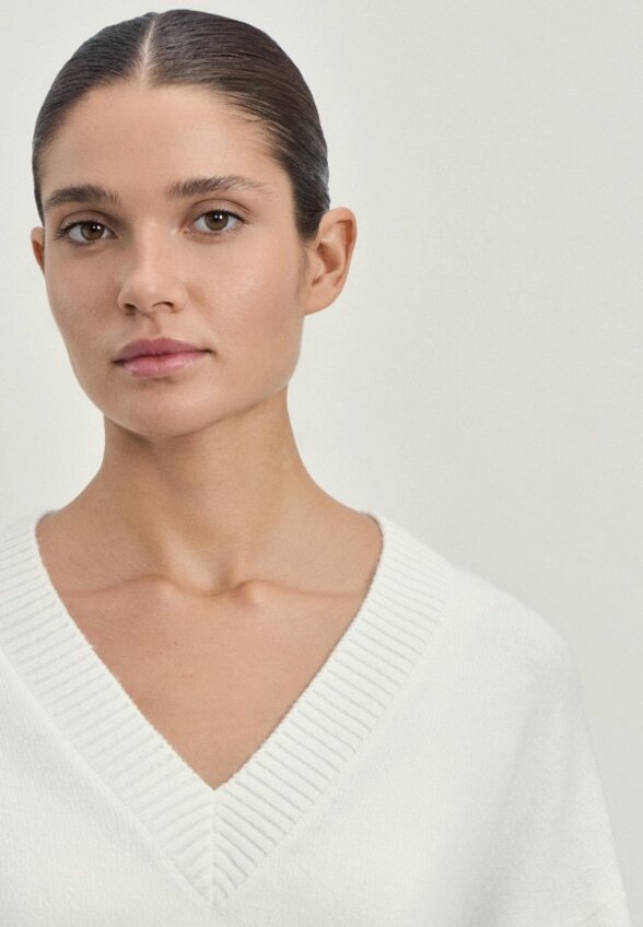 Пуловер Zarina