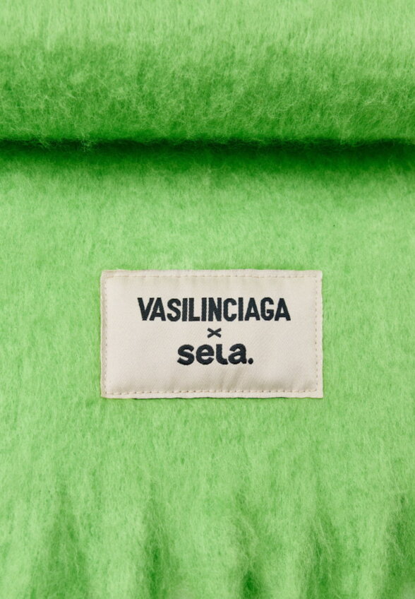 Объемный шарф для девочек из коллекции SELA х VASILINCIAGA