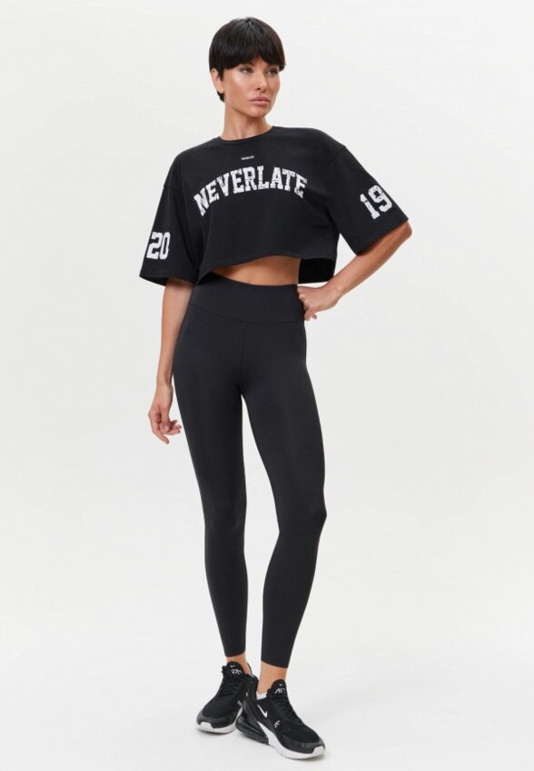 Футболка Neverlate