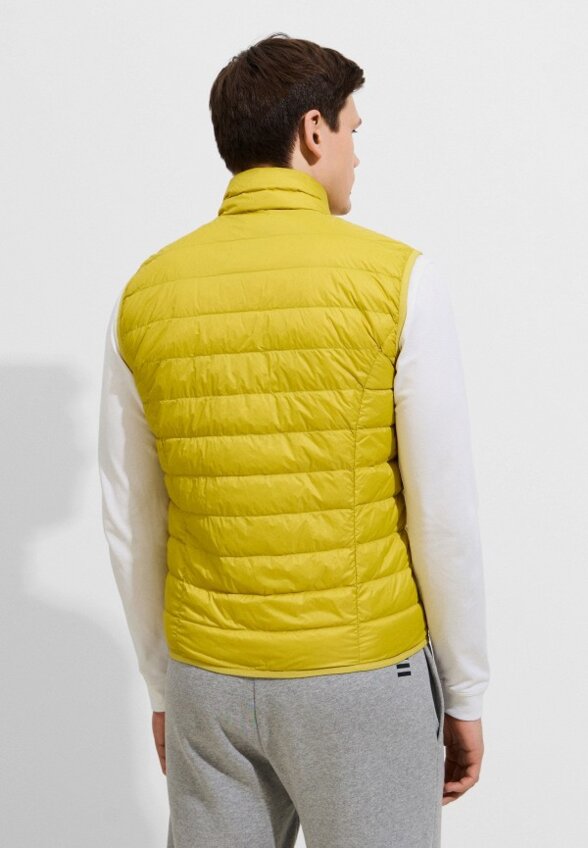 Жилет утепленный EA7