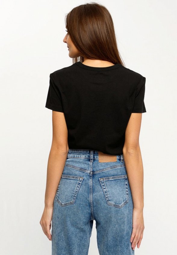 Футболка Апрель