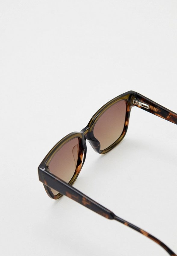 Очки солнцезащитные Brenda