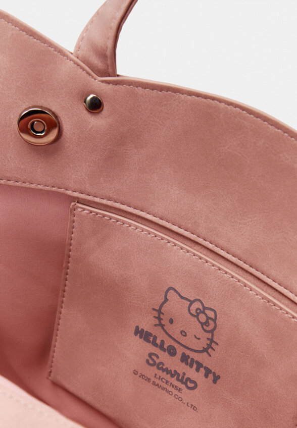 Сумка Hello Kitty из линейки SELA Young
