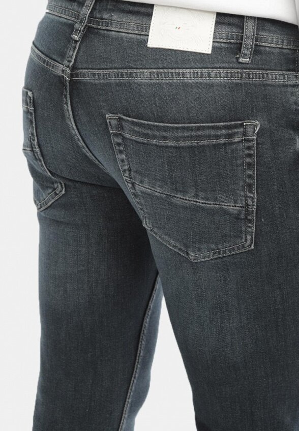 Джинсы A Passion Play