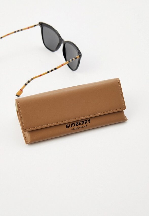 Очки солнцезащитные Burberry