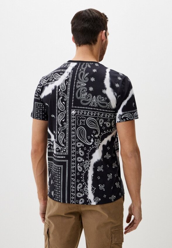 Футболка Colin's