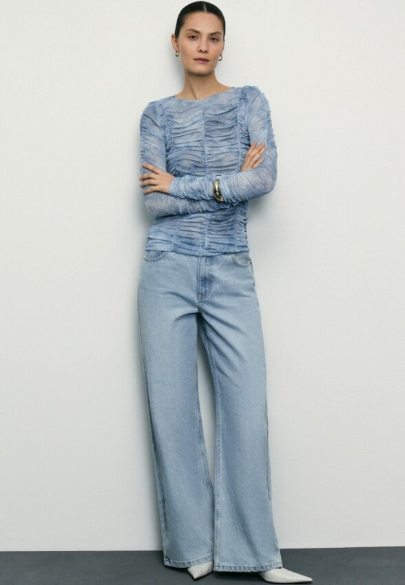 Лонгслив Zarina